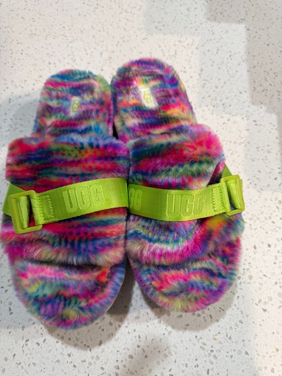 UGG Shoes - UGG Rainbow Fluff Slide with Neon Lime Strap